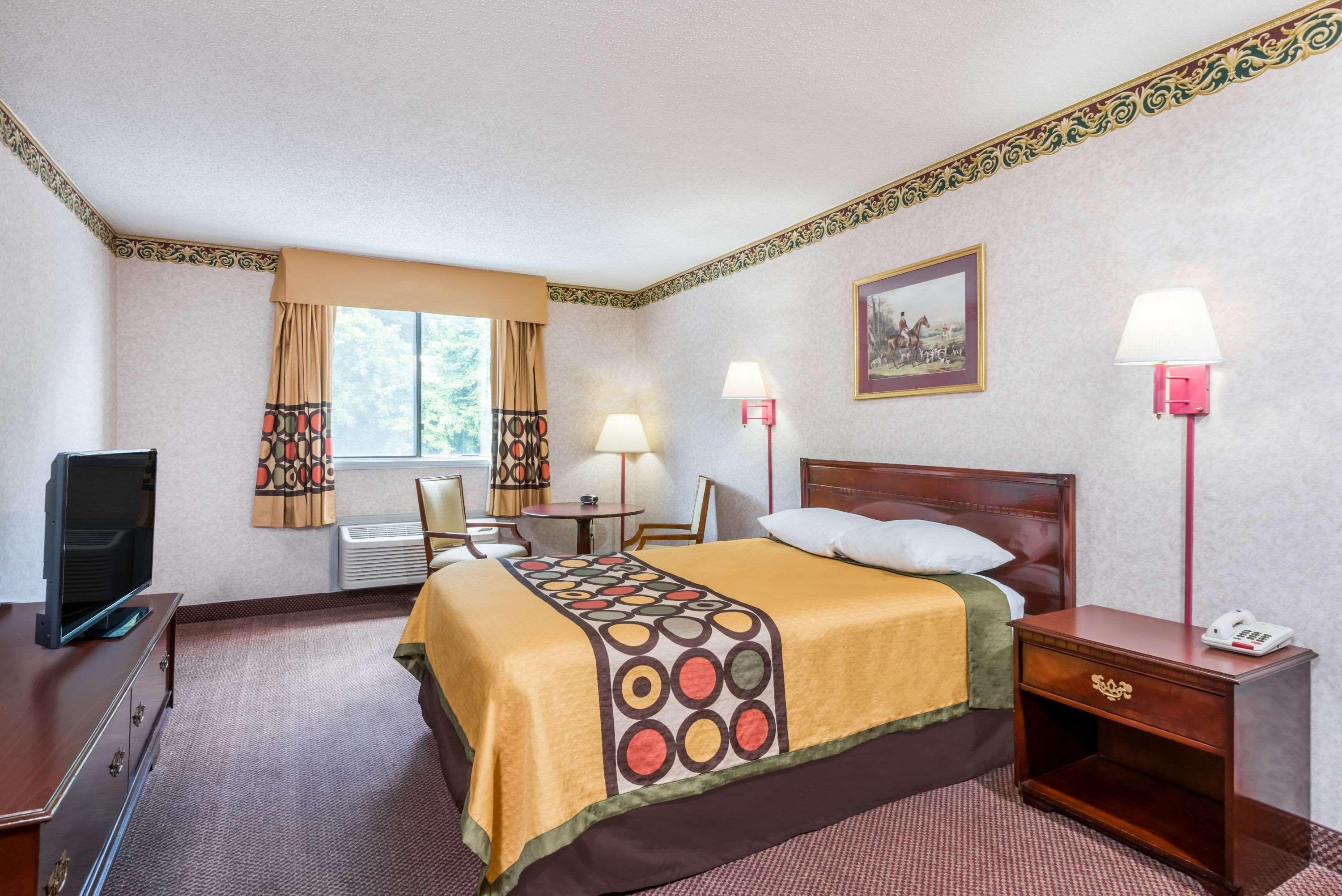 Super 8 By Wyndham Hancock Md Eksteriør bilde