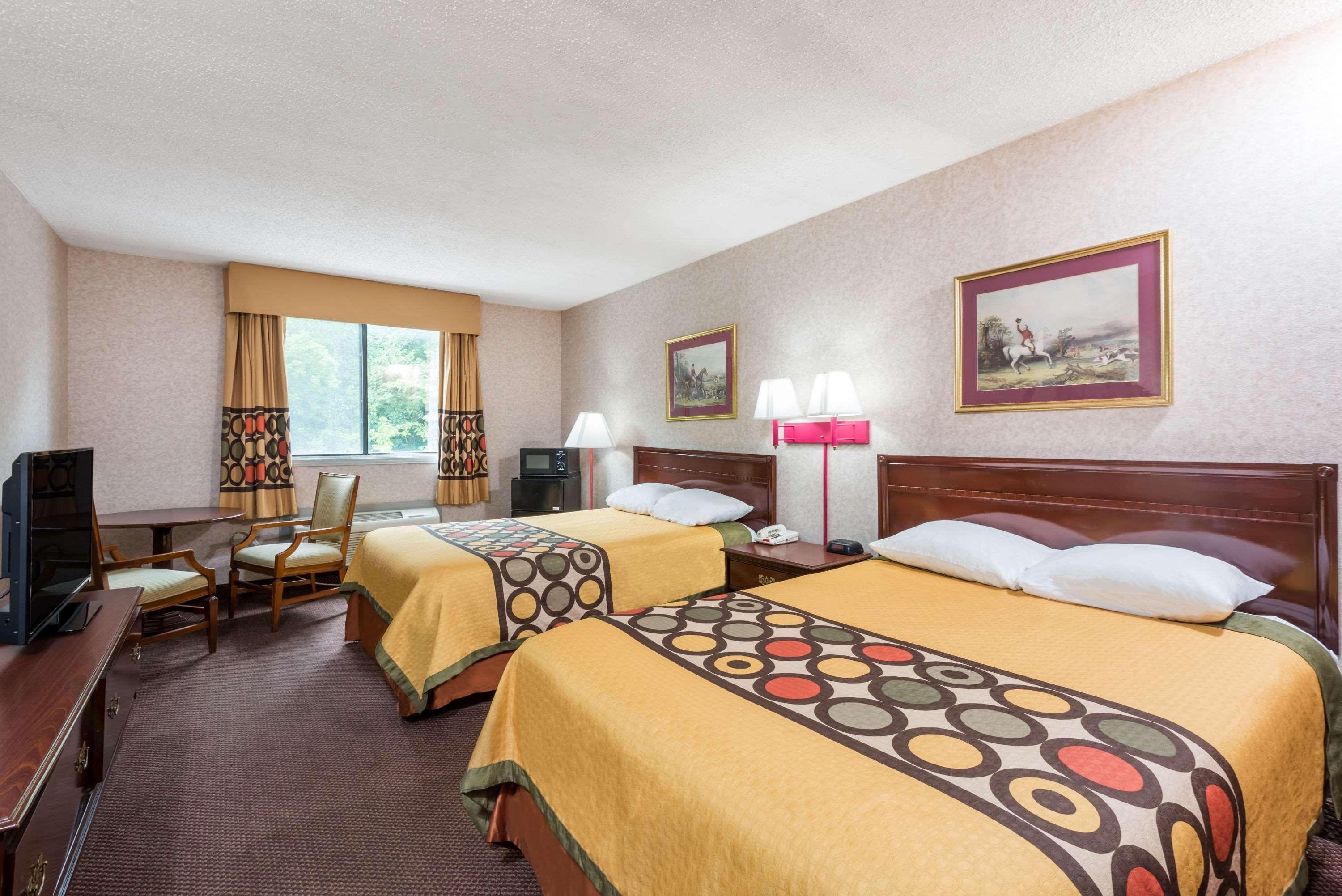 Super 8 By Wyndham Hancock Md Eksteriør bilde