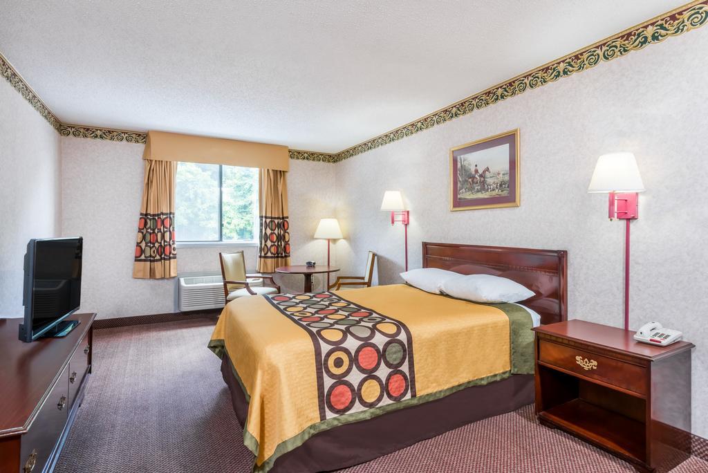 Super 8 By Wyndham Hancock Md Eksteriør bilde