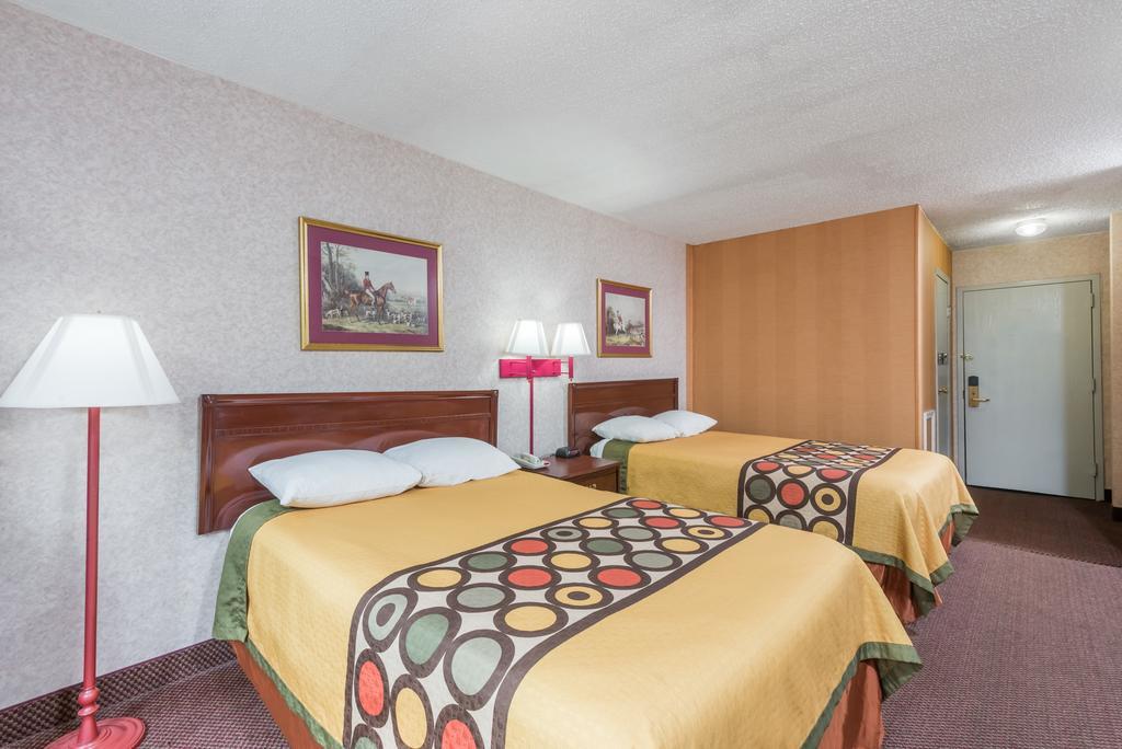 Super 8 By Wyndham Hancock Md Eksteriør bilde